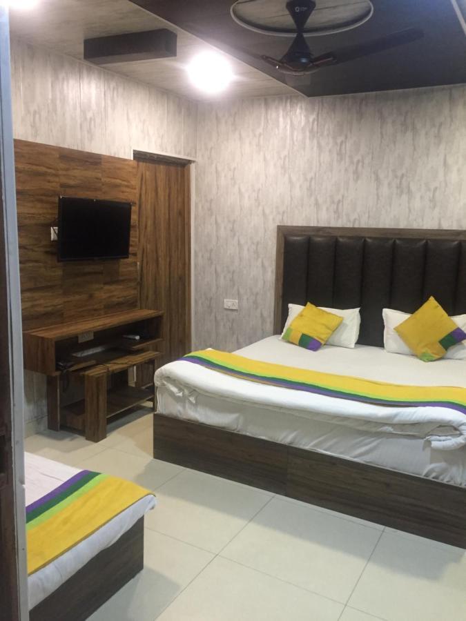 Fabhotel Dm Residency Амритсар Экстерьер фото